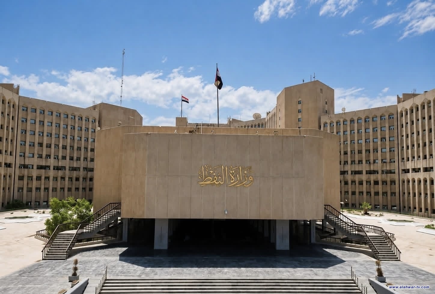 وزارة النفط: إيرادات تصدير النفط الخام خلال نيسان الماضي بلغت ملياراً و(87) مليوناً و(82) ألف دولار
