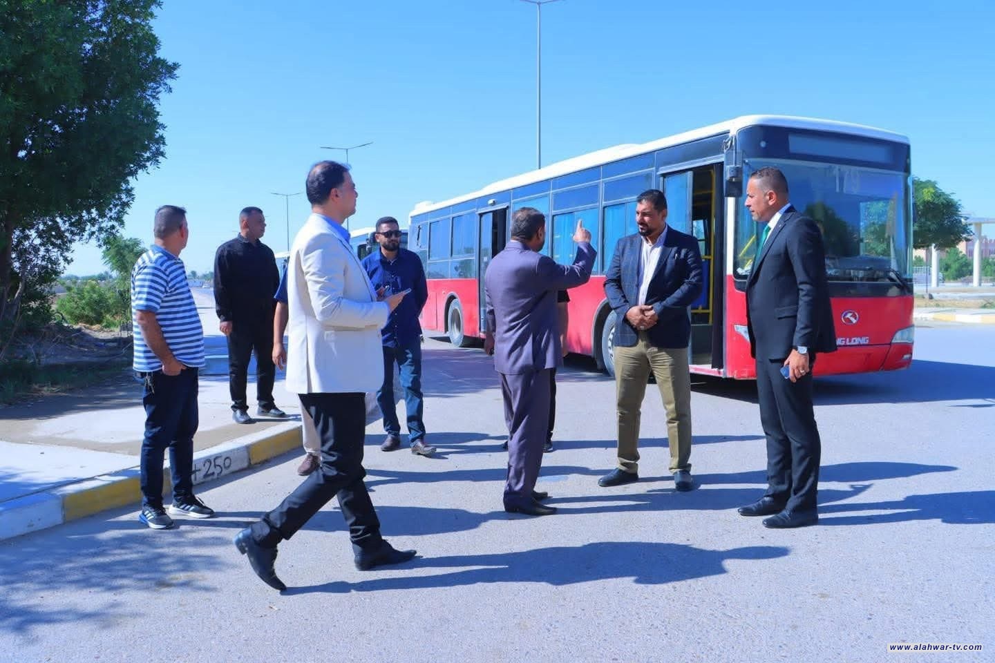 وزير النقل يعلن انطلاق خط النقل الجماعي من مركز الناصرية إلى المدينة الجامعية