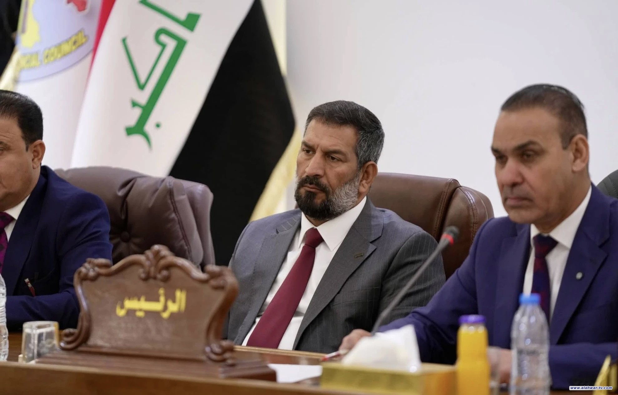بعد تهديده بالسلاح.. محافظ بابل يقدم استقالته والمجلس يرفضها