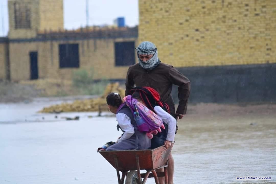 المسافة ٢ كيلو.. "عربانة" وشارع طين: قضاء الفهود يرحّب بكم من الناصرية: فاطمة وأبوها "ترند اليوم"