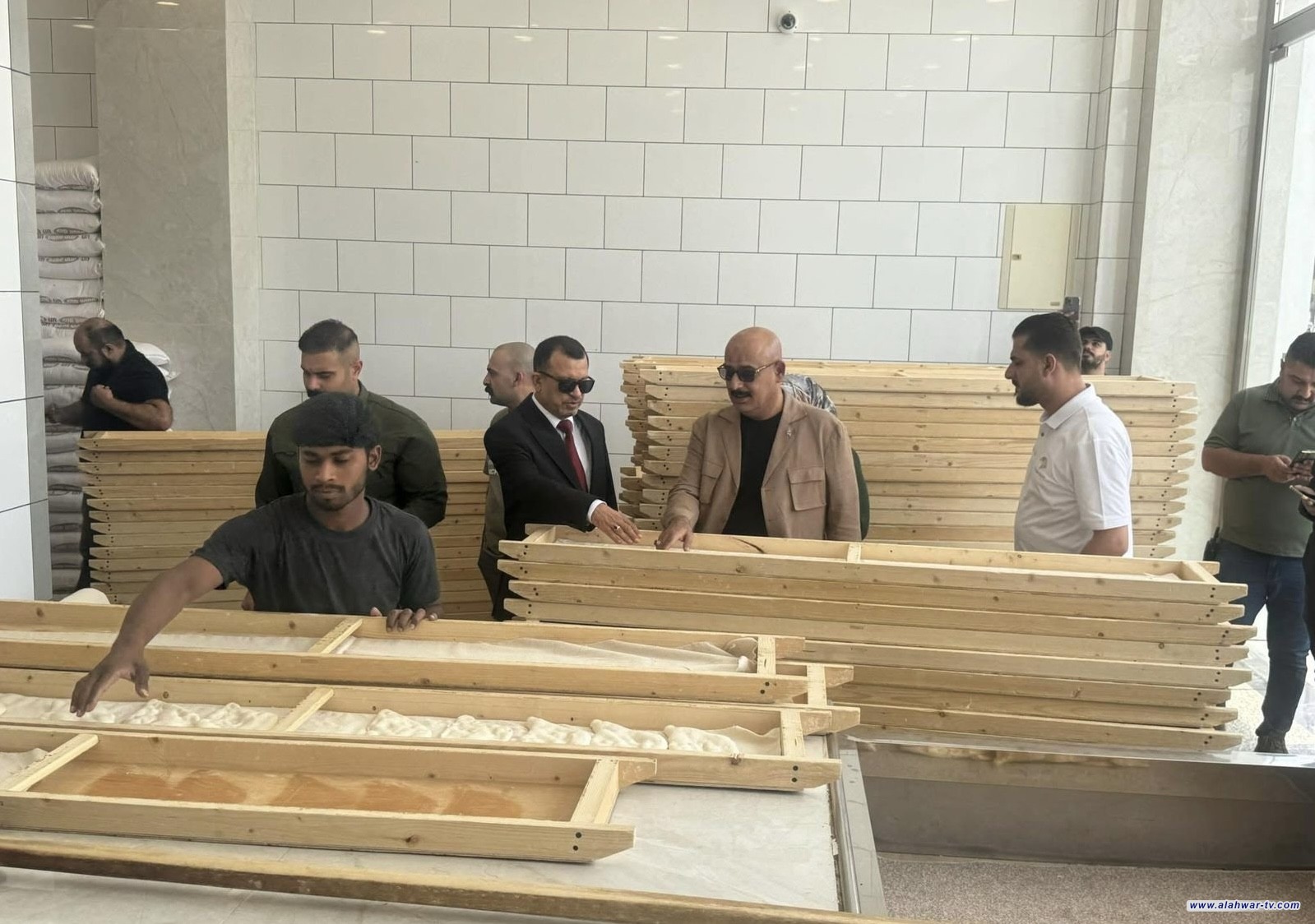 التجارة تطلق حملة واسعة لمراقبة الأفران والمخابر في بغداد والمحافظات