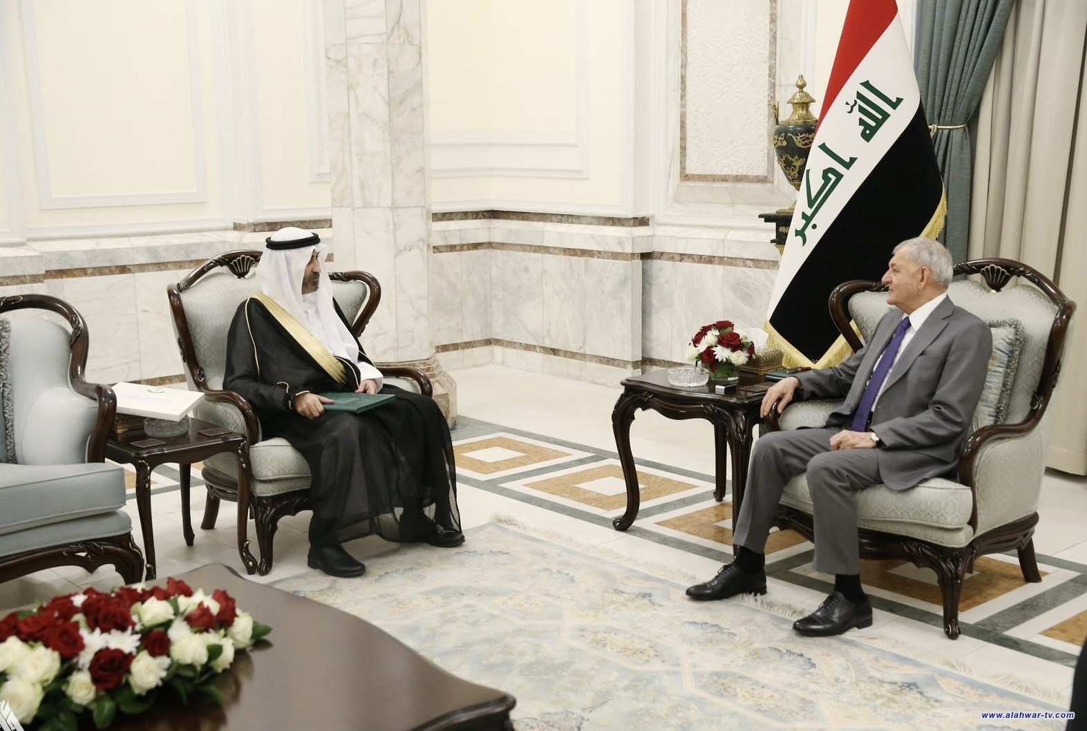 رئيس الجمهورية يتسلم دعوة للمشاركة بأعمال الدورة غير العادية في الجامعة العربية