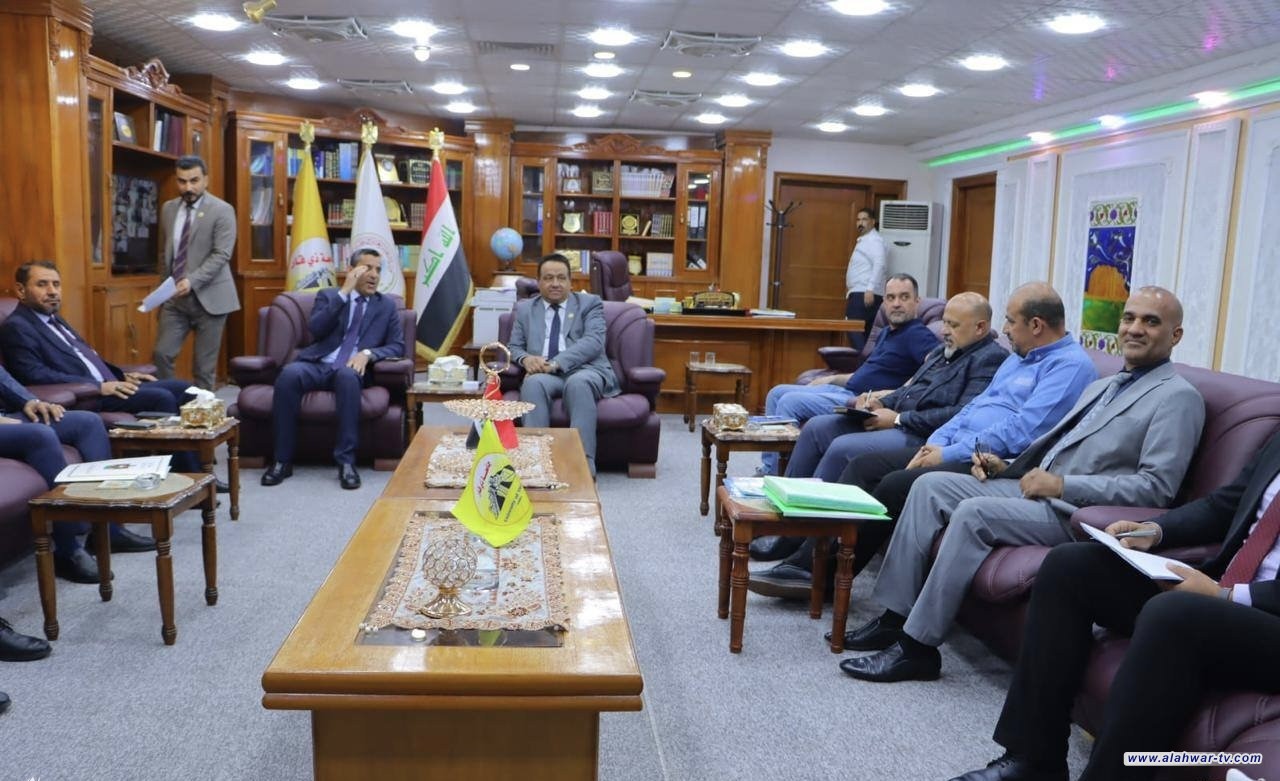 أمانة مجلس الوزراء تشكل لجنة خاصة لمعالجة الأراضي المحيطة بجامعة ذي قار