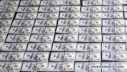 القبض على مجموعة من المضاربين بأسعار الدولار بحوزتهم أكثر من 806 آلاف دولار