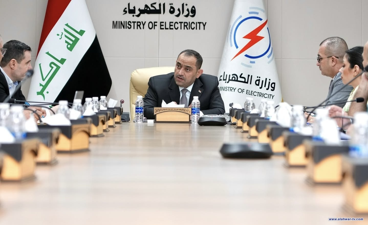 وزير الكهرباء يشكل لجنة عليا لتسريع مشروع التحول الذكي للشبكة الكهربائية