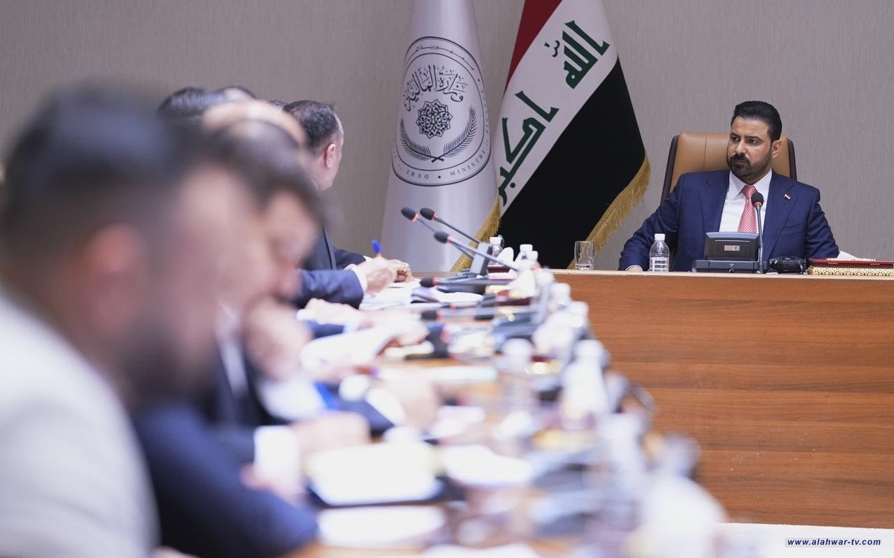 مستشار حكومي: الزيدي طلب من المالية إعداد خطة طويلة الأجل وتغيير فلسفتها كموزع للرواتب