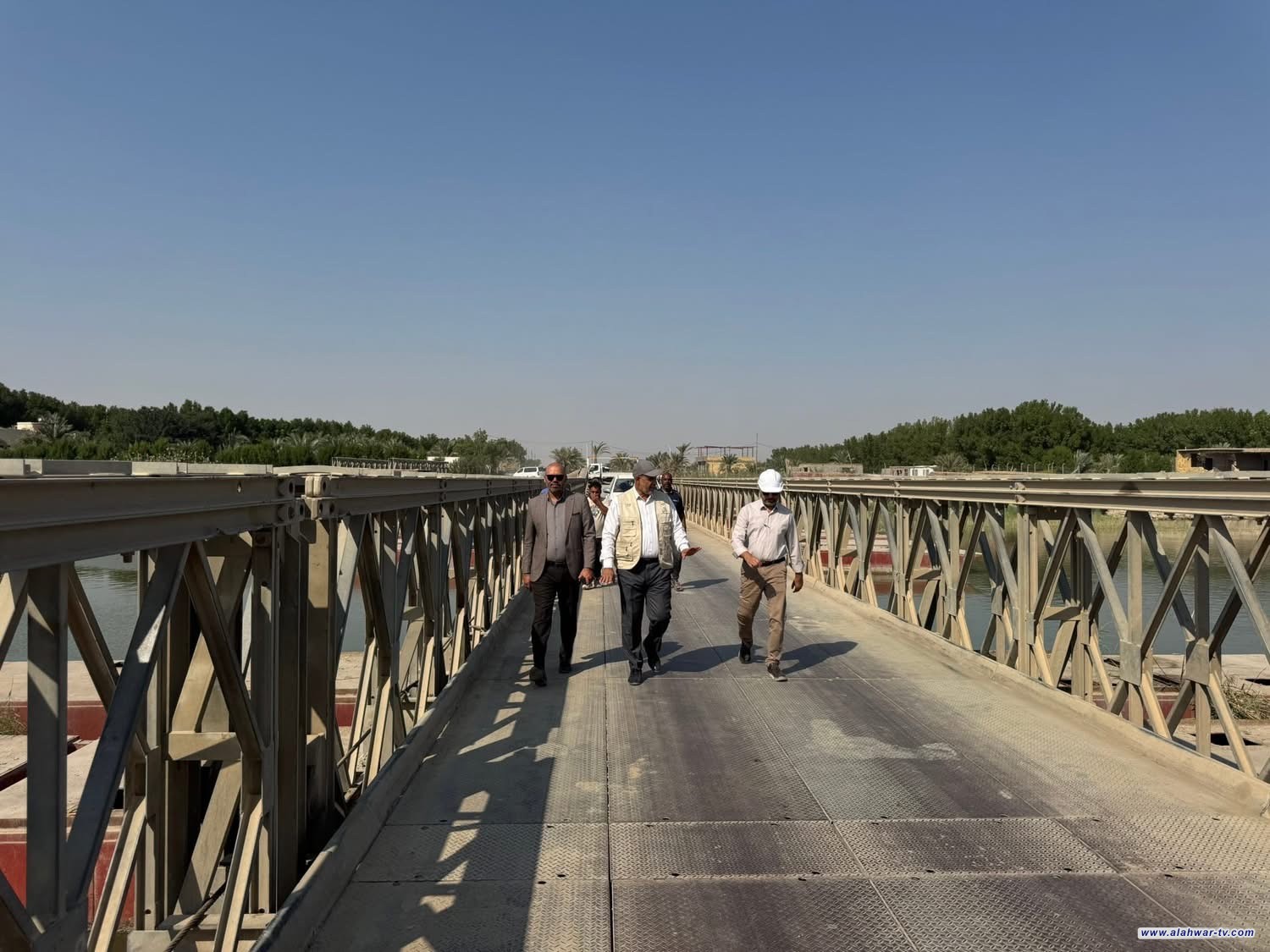 افتتاح الجسر العائم على نهر الفرات في ذي قار لتخفيف الزحام وتسـهيل حركة الطلبة