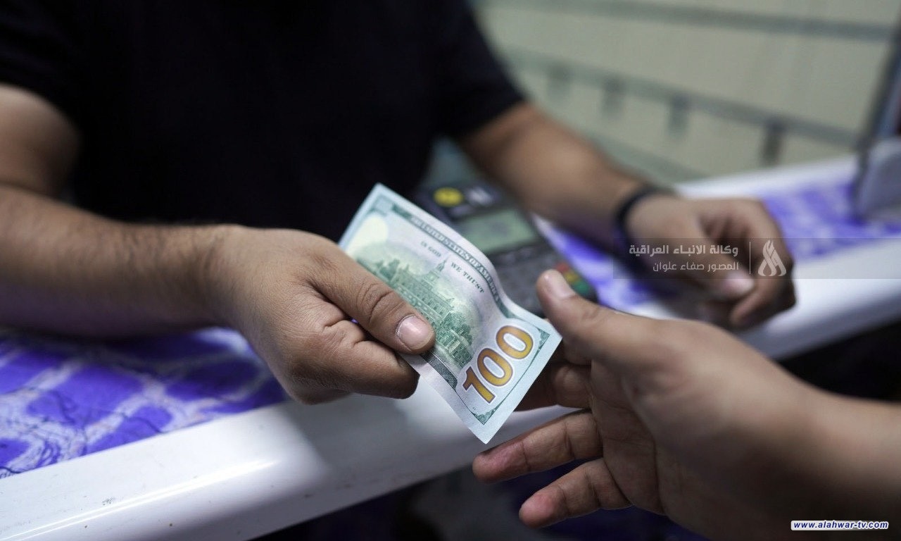 البنك المركزي ينفي رفع حصة المسافرين من الدولار