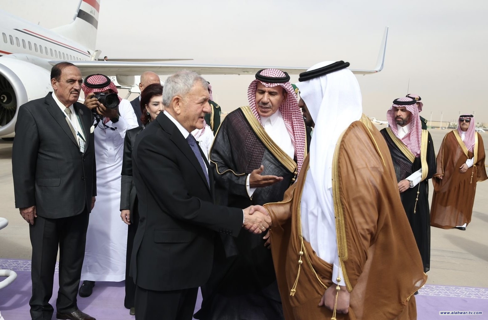 رئيس الجمهورية يصل إلى الرياض للمشاركة في أعمال القمتين العربية والإسلامية