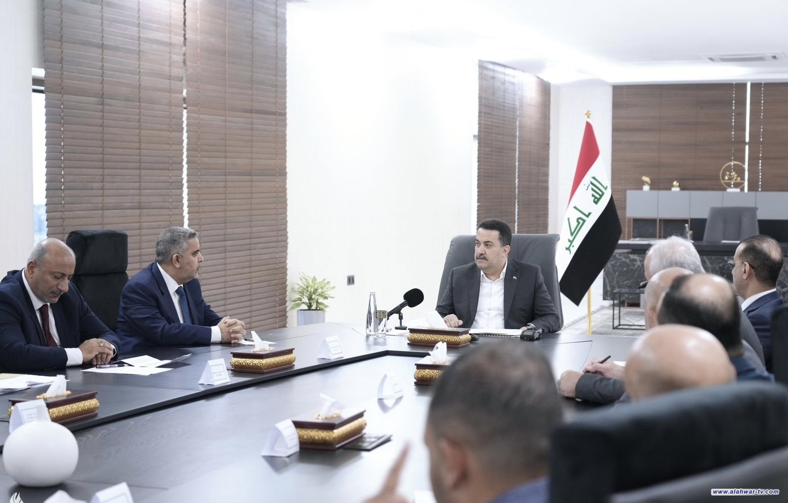 رئيس الوزراء : هناك محاولات للالتفاف على قرارات الدولة كي تستمر التجارة المشبوهة