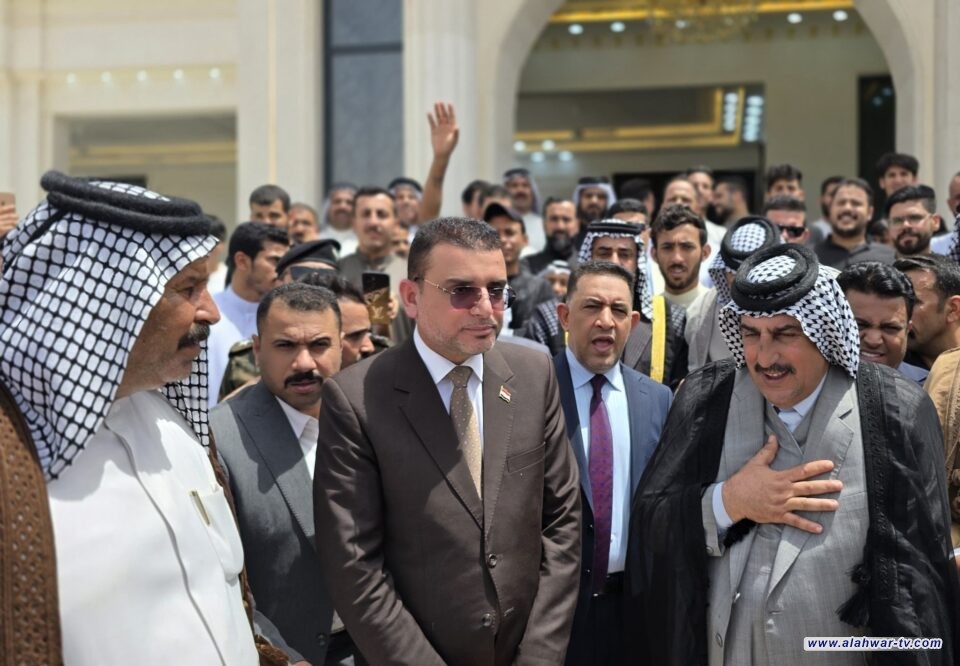 بمشاركة شيوخ العشائر.محافظ ذي قار يحضر تجمعا عشائريا حاشدا لدعم نهضة الإعمار