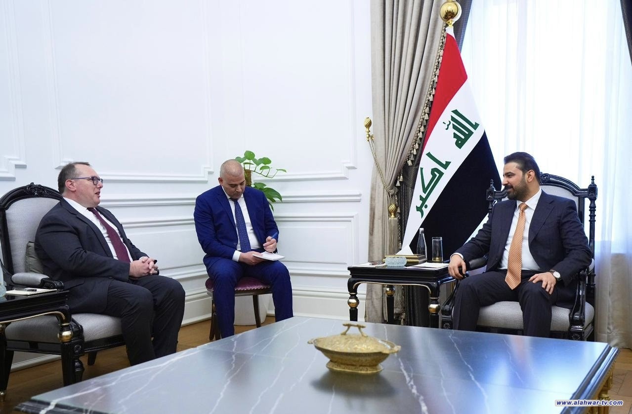 رئيس الوزراء يؤكد للقائم بالأعمال الأمريكي على تغليب لغة الحوار في حلّ النزاعات وفرض الأمن والاستقرار في المنطقة