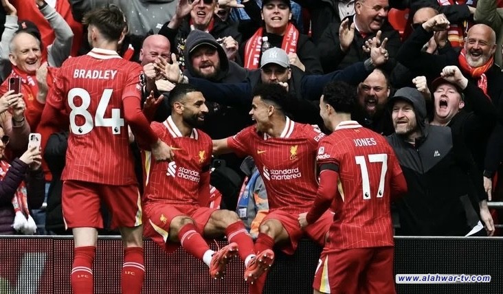ليفربول يتغلب على توتنهام ويتوج بلقب الدوري الإنجليزي مبكرًا