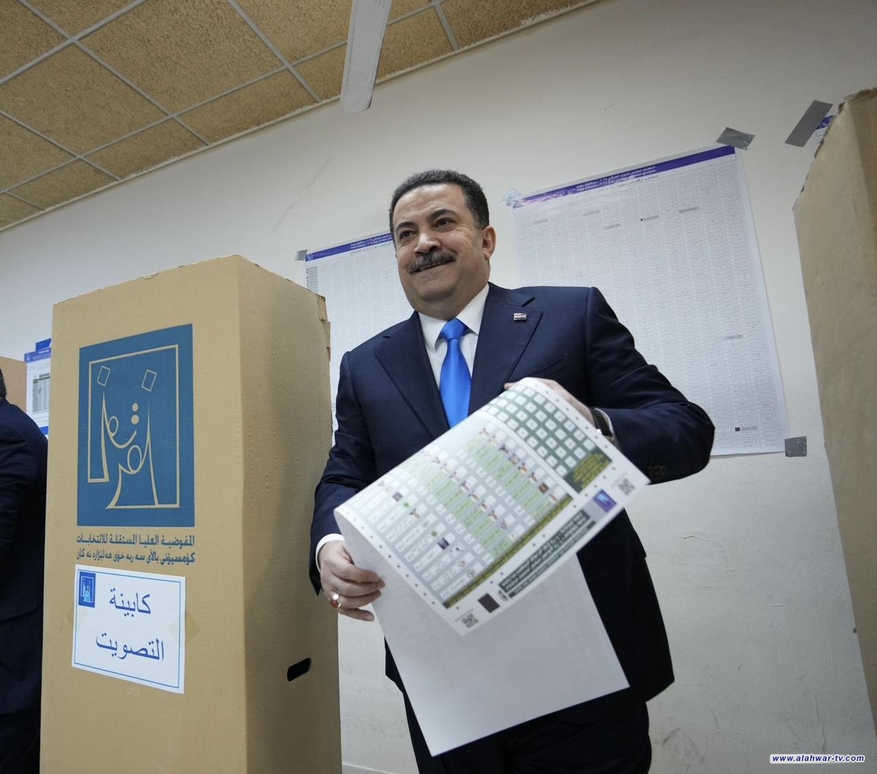 رئيس الوزراء يدلي بصوته في الاقتراع العام للانتخابات