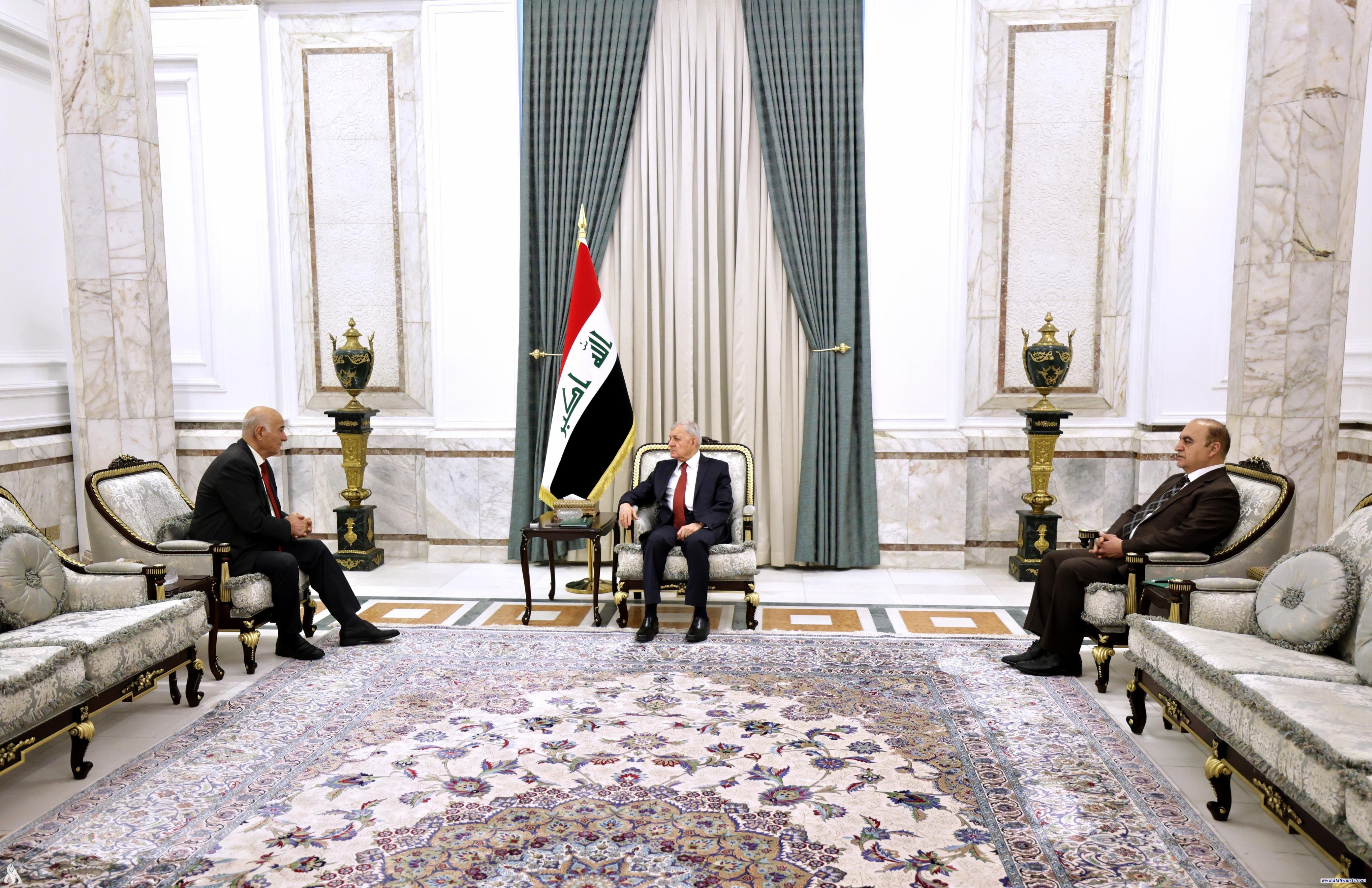 رئيس الجمهورية يبحث مع وزير الموارد تحسين إدارة المياه ومنع الهدر والإسراف