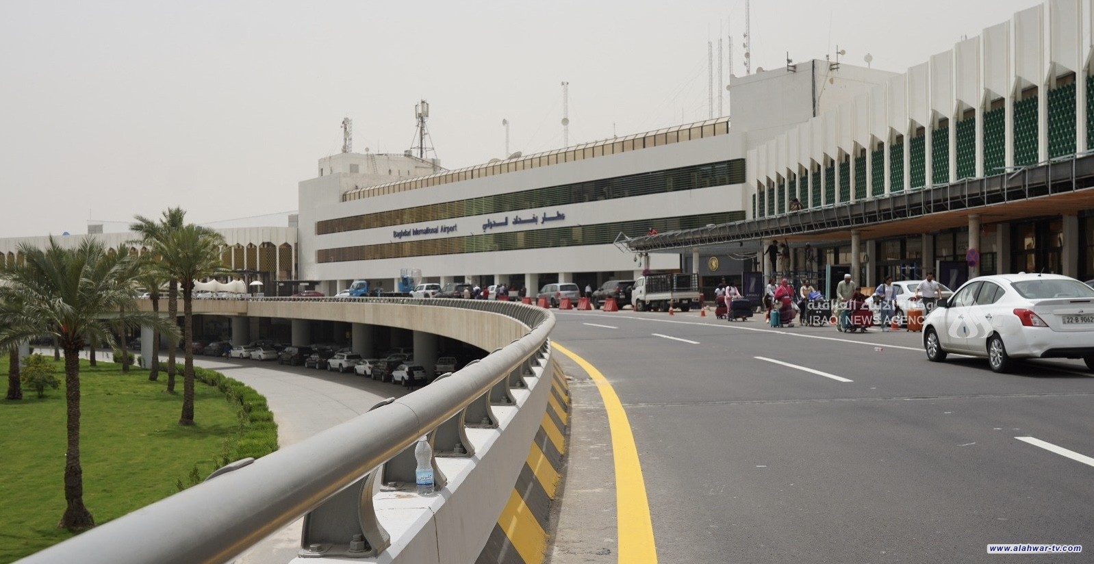 النقل تعلن قرب افتتاح ساحة النقل الخاص بمطار بغداد الدولي