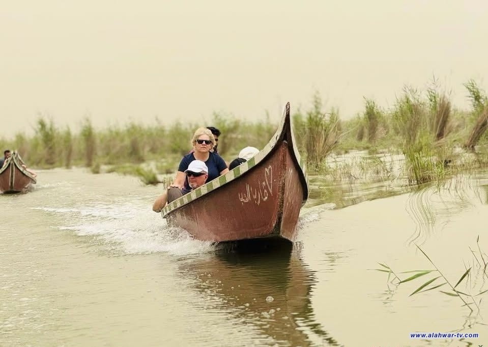 أهوار ذي قار على خريطة السياحة العالمية.. ضيوف من إيطاليا في جولة استثنائية