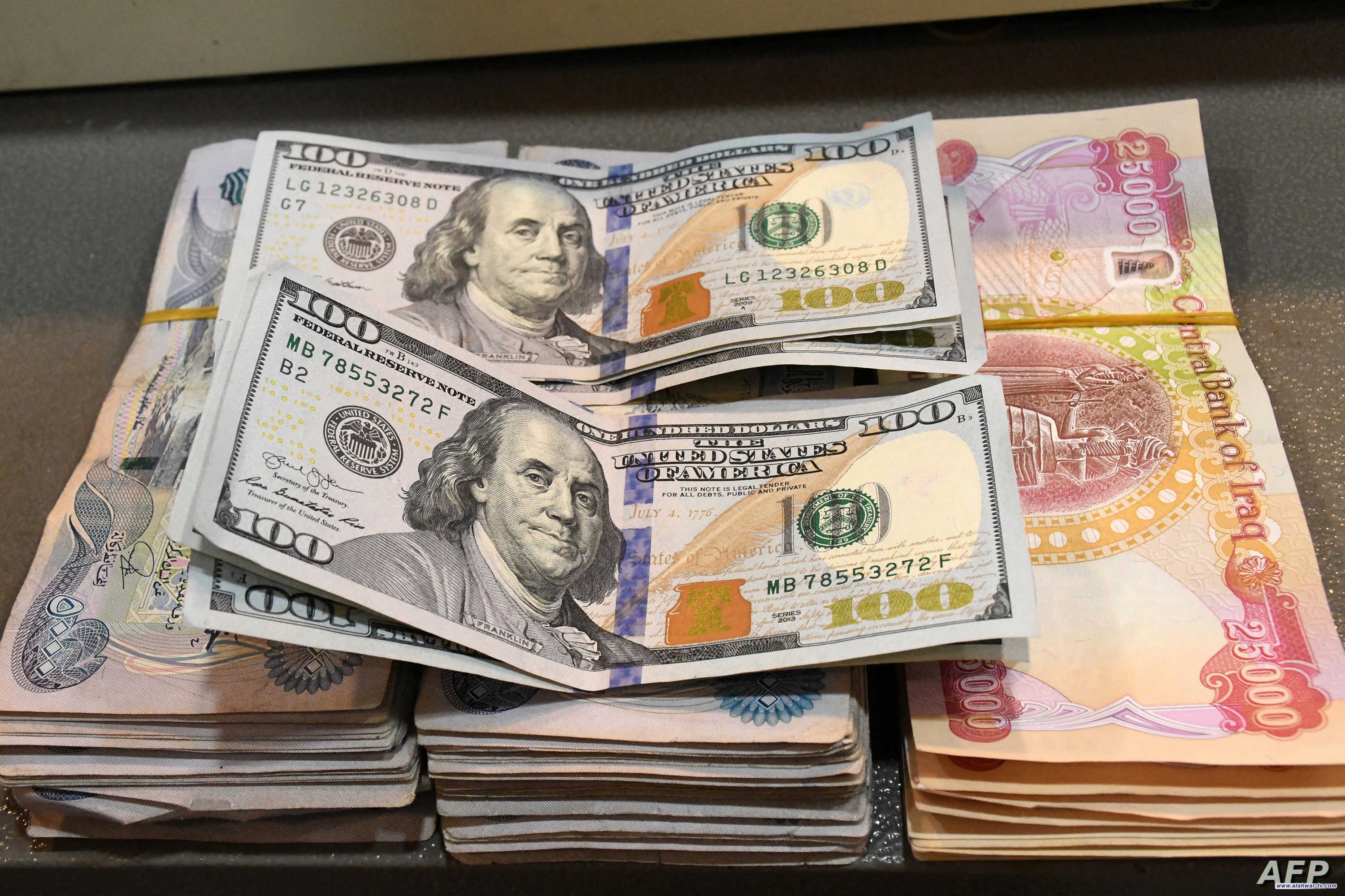 جنوح الدولار يتراجح مع إغلاق البورصة الرئيسية في بغداد