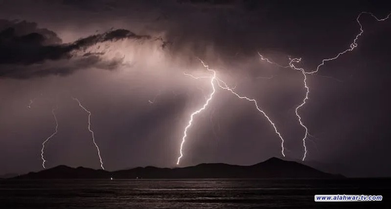 صاعقة رعدية تصيب فتاة في ذي قار أثناء رعي المواشي