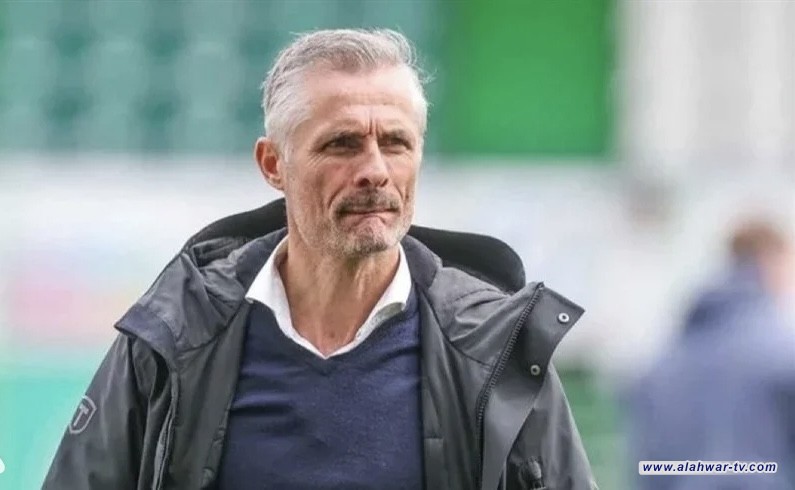 شالكه الألماني يعلن إقالة مدربه فان وندرن