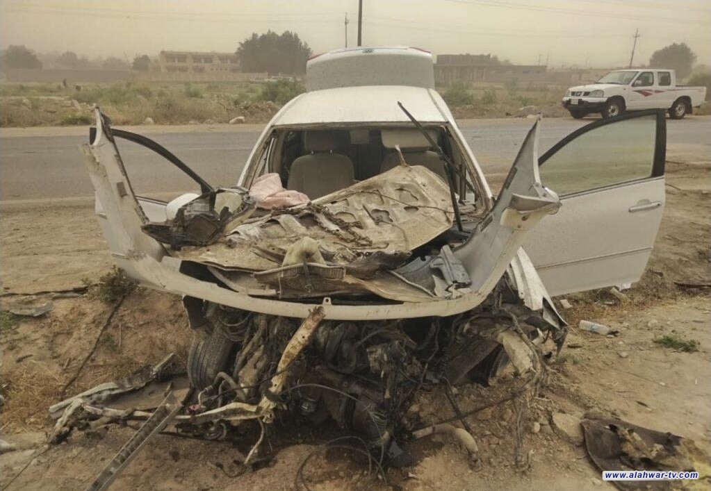 حادث بين سيارة حكومية وتريلة شمال الناصرية يسفر عن إصابة سائق