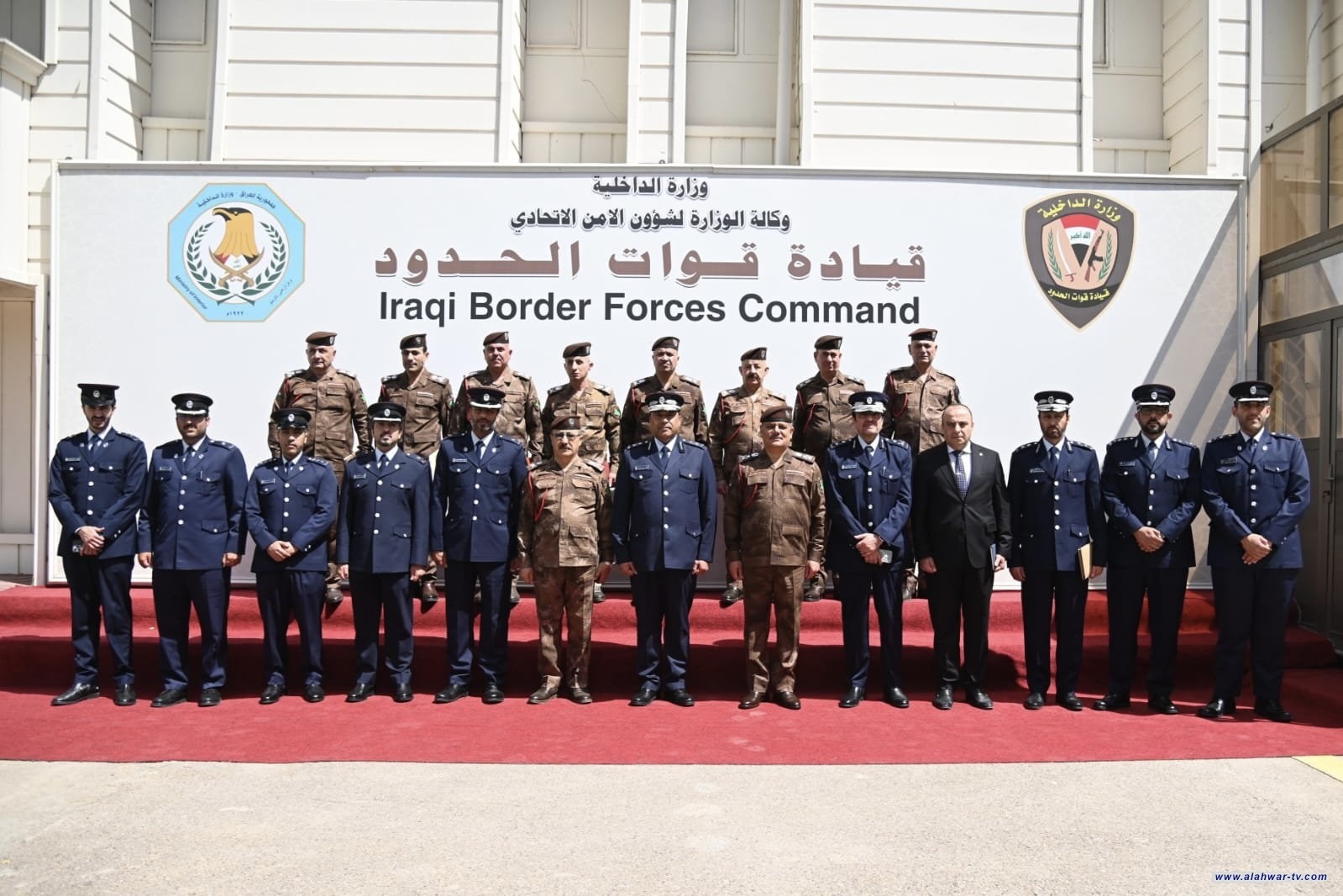 الداخلية تبحث مع وفد أمني قطري إجراءات ضبط الحدود والتحصينات الأمنية