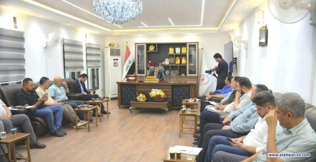اجتماع موسع في ذي قار يناقش تحديات المنظومة الكهربائية وآليات التنسيق مع وزارة الكهرباء