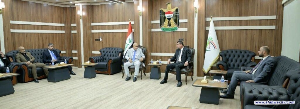 محافظ ذي قار يبحث مع مدير شركة النفط سبل تعزيز الأداء الاقتصادي وتطوير قطاع الطاقة في المحافظة