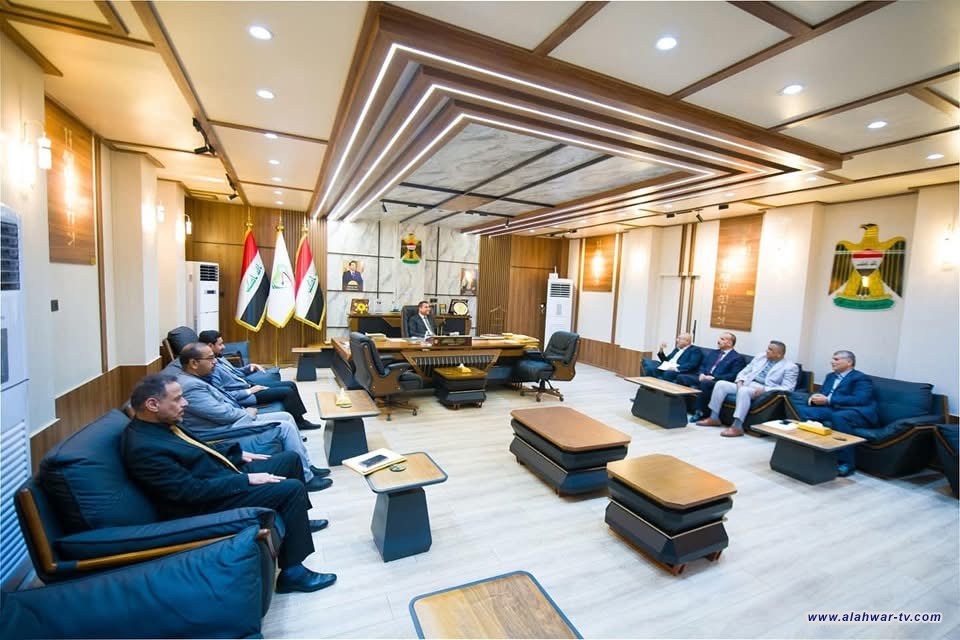 محافظ ذي قار يستقبل وفد نقابة المعلمين ويشيد بأهمية دورهم في المجتمع