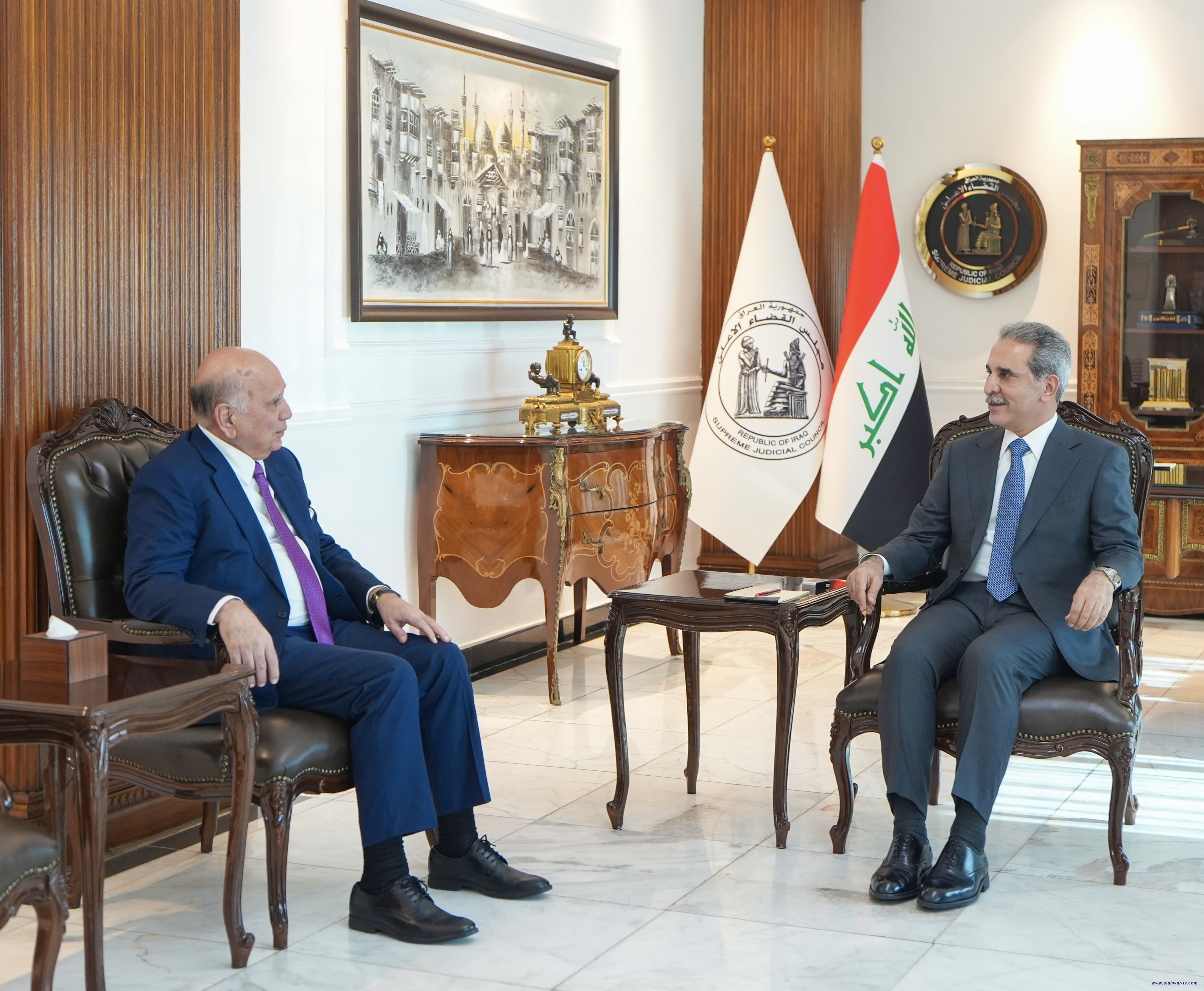 رئيس مجلس القضاء ووزير الخارجية يبحثان أهمية الإسراع بتشكيل السلطتين التشريعية والتنفيذية