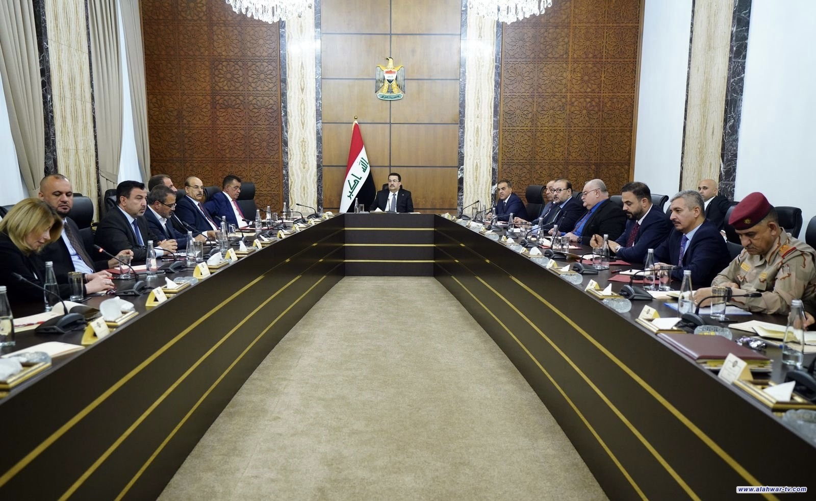 رئيس الوزراء يؤكد حرص الحكومة وجهودها في تعزيز أمن البلد
