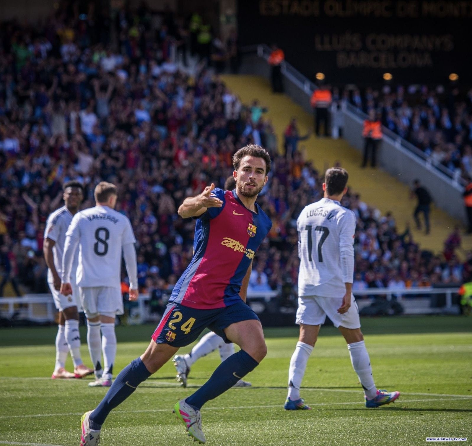 برشلونة يحسم الكلاسيكو الإسباني ويعزز صدارته لليغا