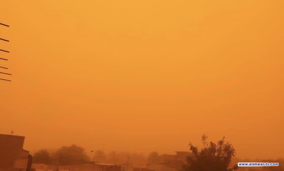 عواصف غبارية تجتاح غرب العراق وتزحف نحو بغداد والجنوب