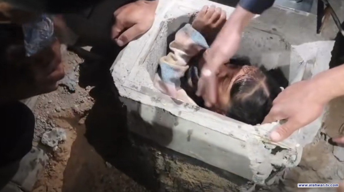 الدفاع المدني: إنقاذ طفلة سقطت في فتحة خرسانية بالبصرة