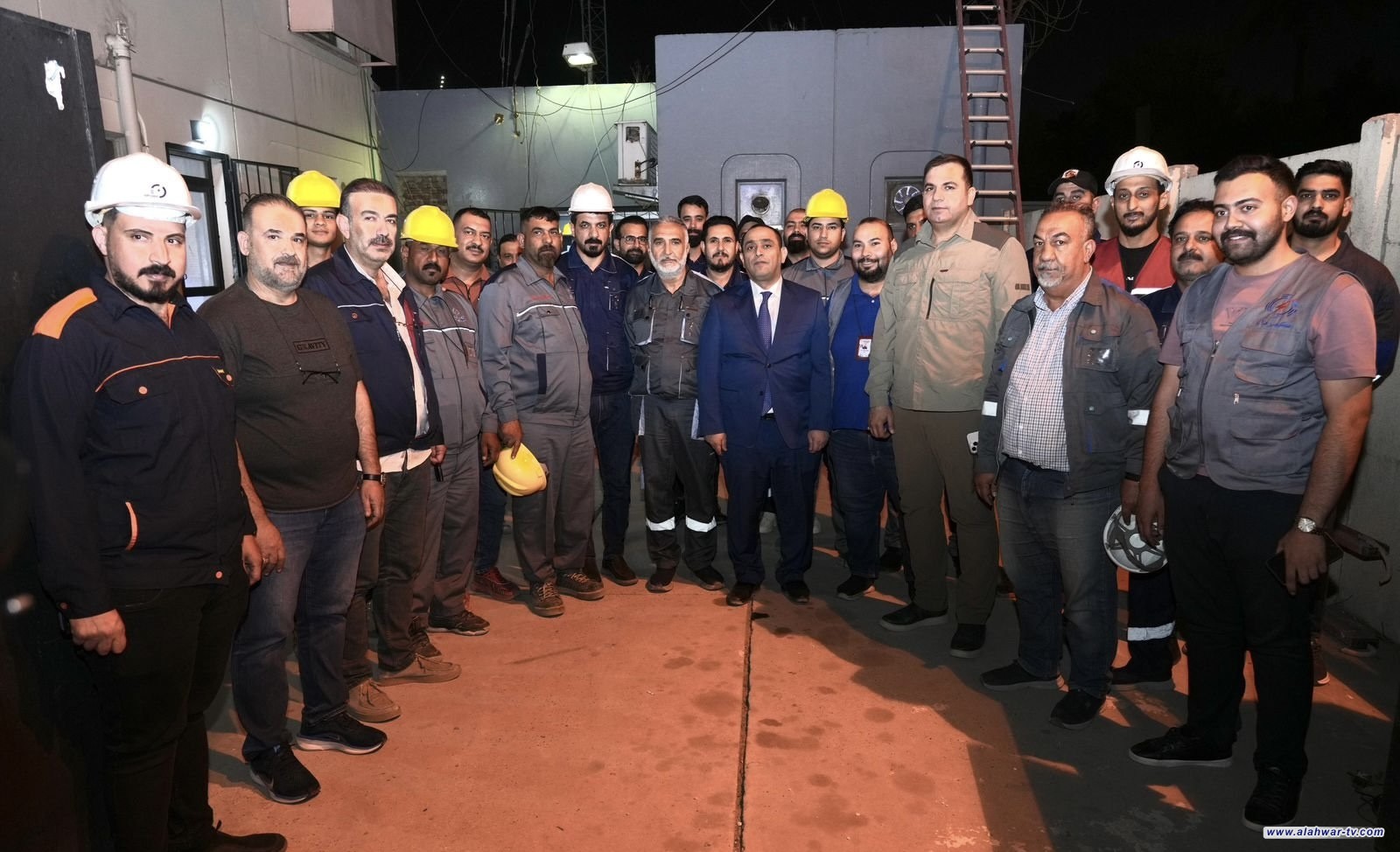 وزير الكهرباء يتفقد منشآت الطاقة استعداداً للقمة في بغداد