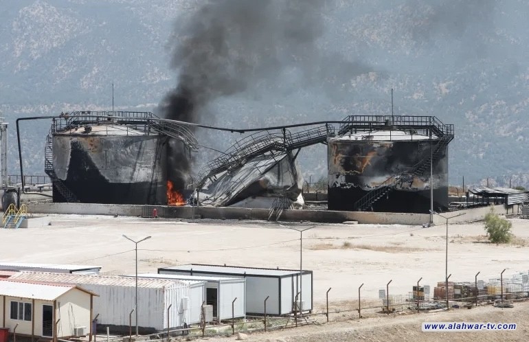 السيطرة الكاملة على حريق كورمور وعودة جزئية للموظفين بعد الهجوم المسير