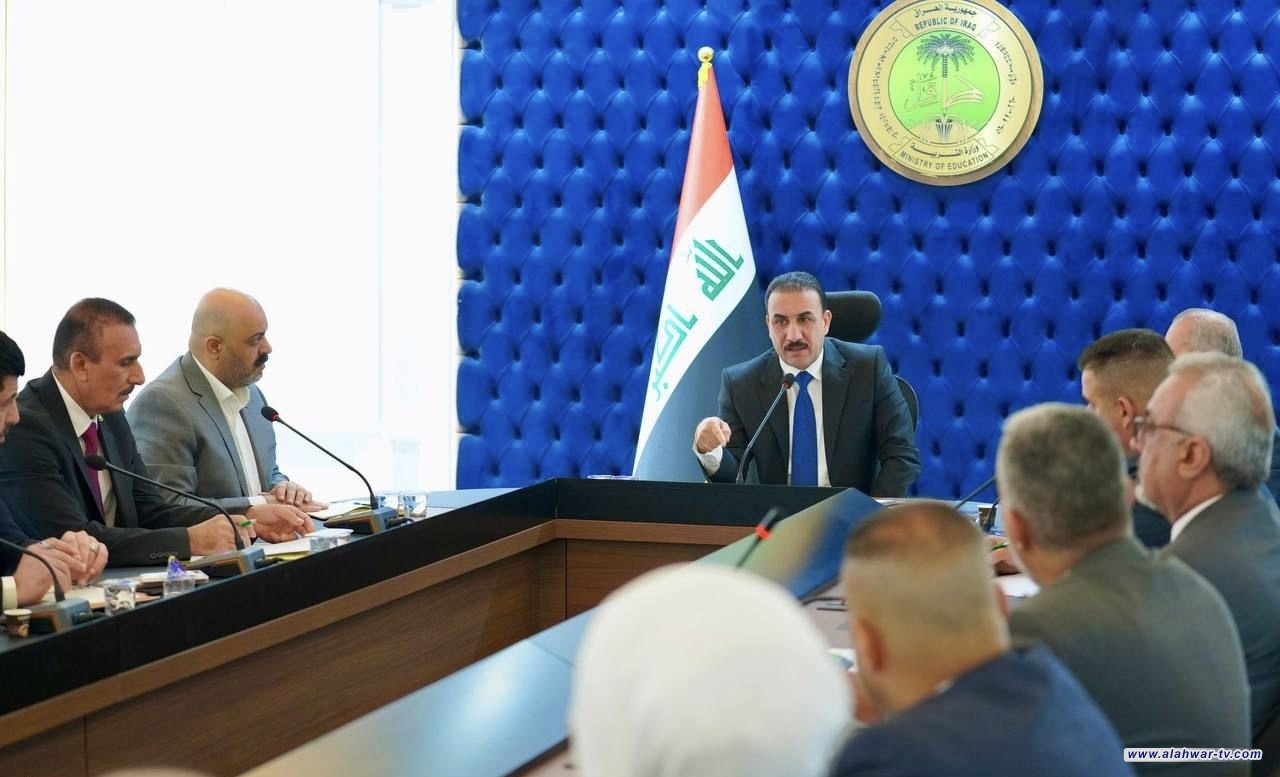 وزير التربية يوجه بمنع تصوير الأسئلة داخل المراكز الامتحانية