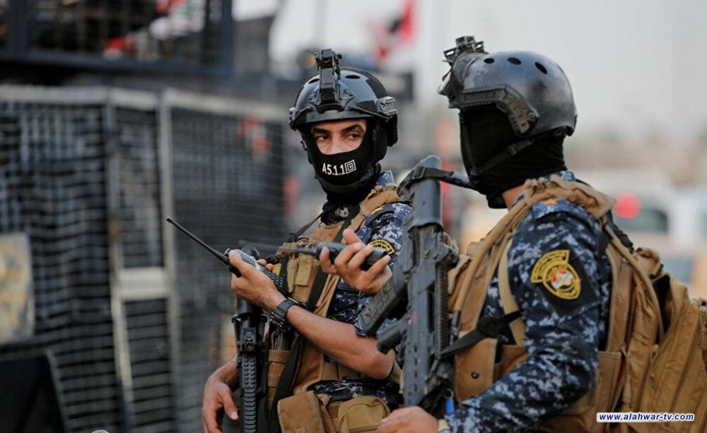 ضبط مطلوب بتجارة المخدرات ومواد مخدرة وأسلحة في منزل أحد المتهمين بالديوانية