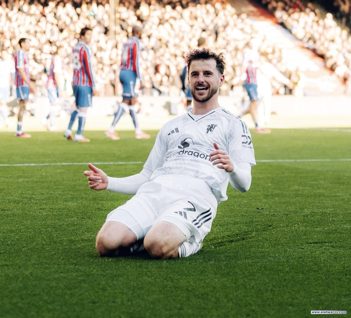 مانشستر يونايتد يتغلب على كريستال بالاس في الدوري الإنجليزي