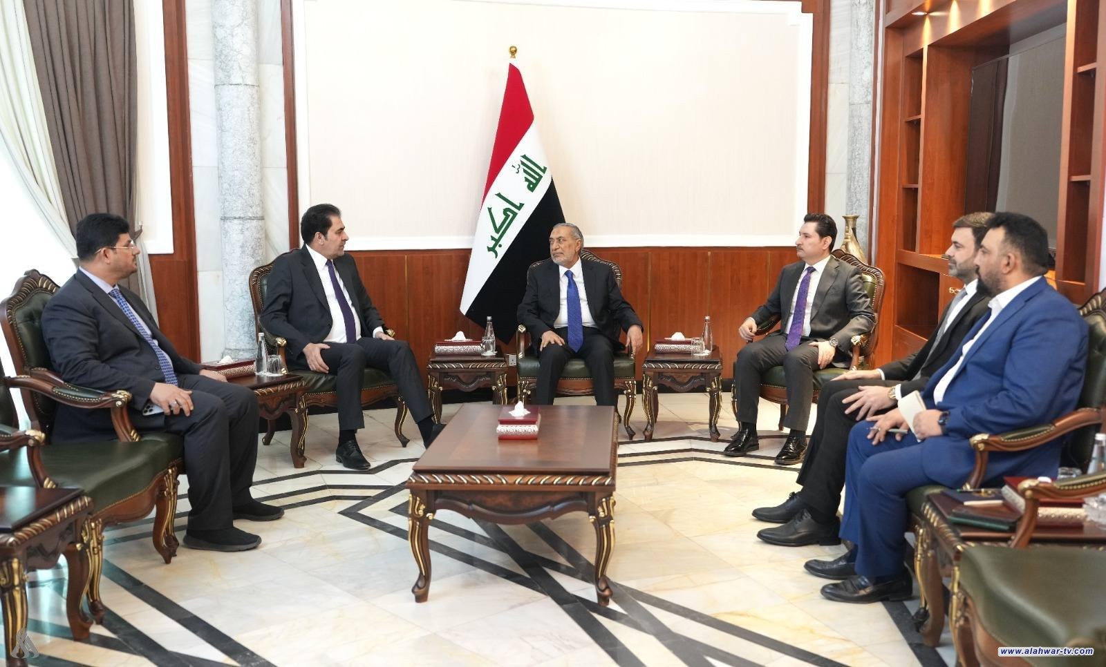 رئيس مجلس النواب يعقد اجتماعًا مع نائبيه لبحث ضمان استمرار الأداء المؤسسي للبرلمان