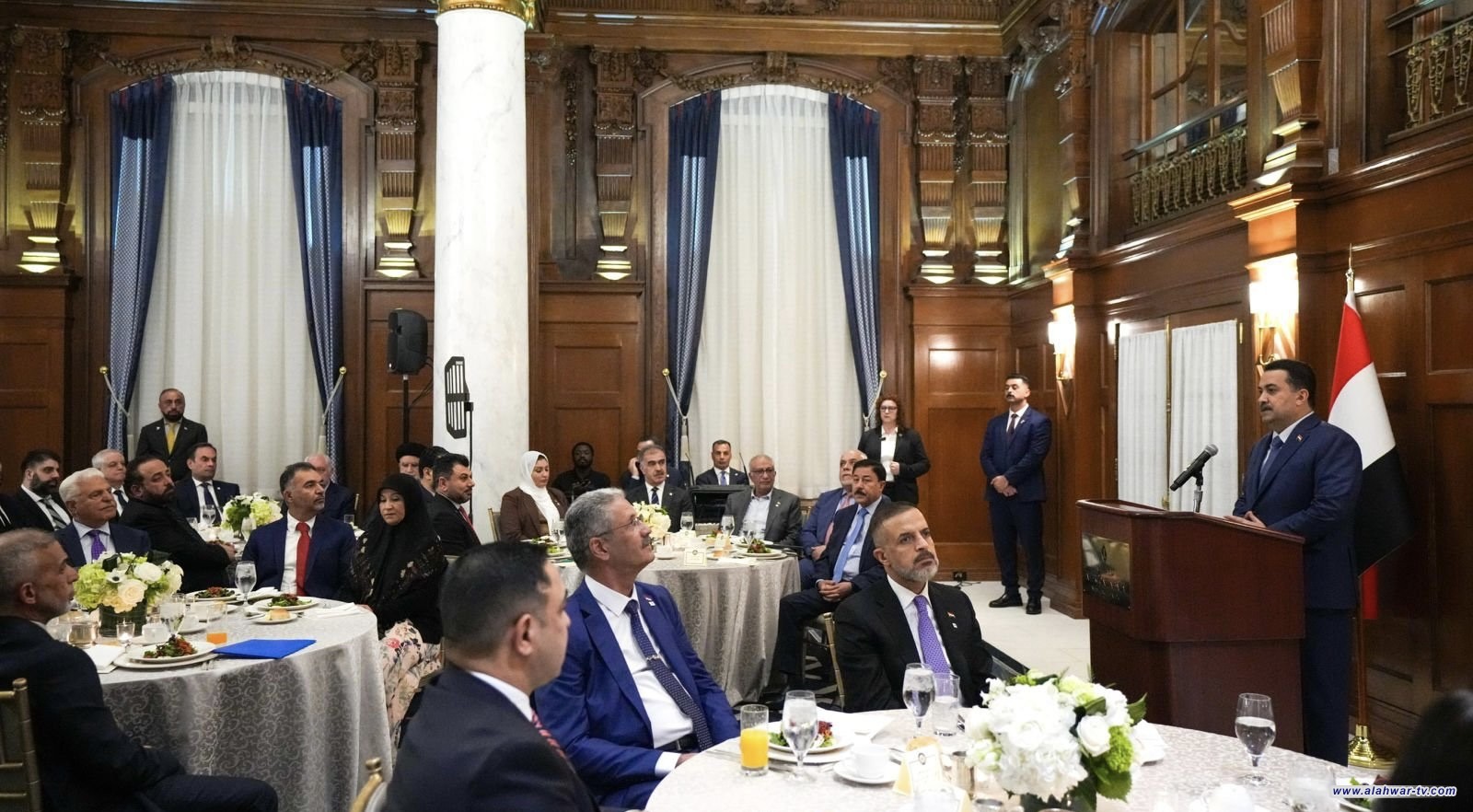 رئيس الوزراء يعلن من واشنطن العمل على دراسة لتأسيس دائرة شؤون المغتربين