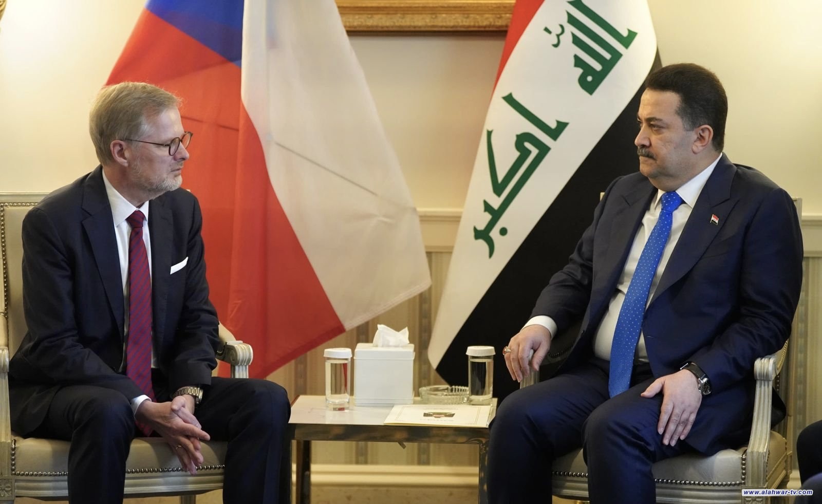 رئيس الوزراء يبحث مع نظيره التشيكي إمكانية تعزيز التبادل وفتح فرص الشراكة