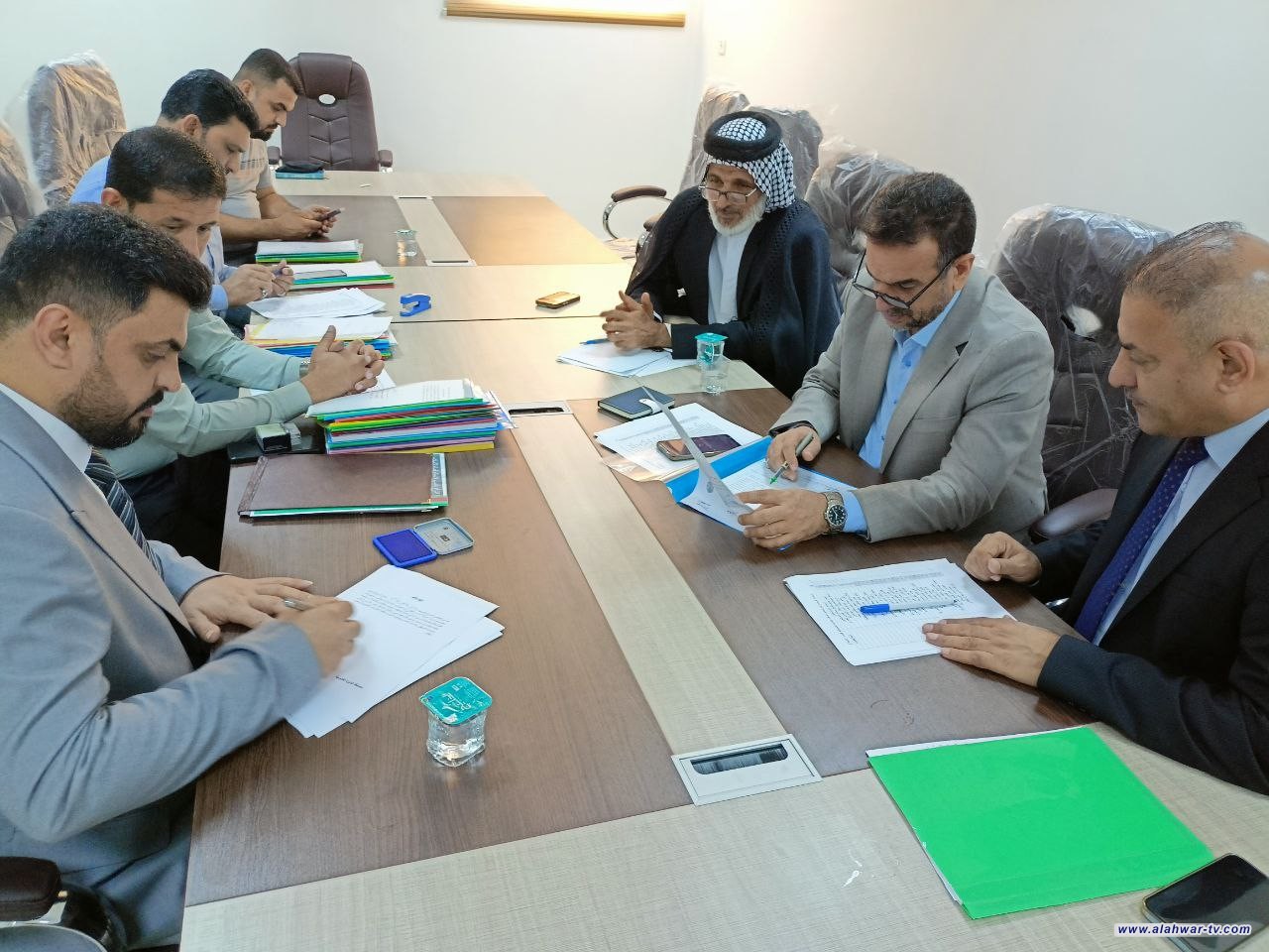 مجلس ذي قار: لجنة مقابلة المتقدمين لاشغال مناصب الوحدات الادارية تباشر اعمالها