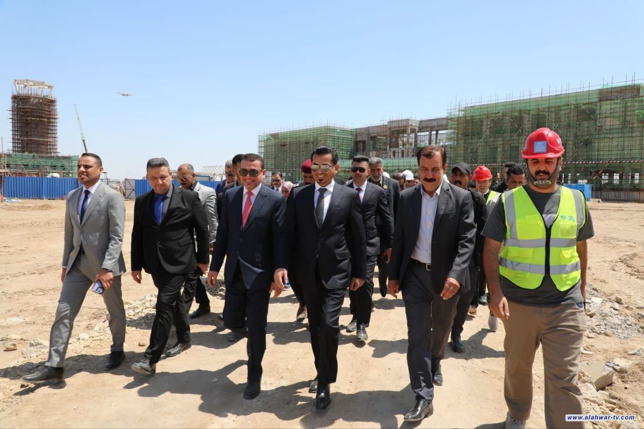 بالصور .. وزير النقل رزاق السعداوي يصل ذي قار للاطلاع على مشروع مطار الناصرية الدولي