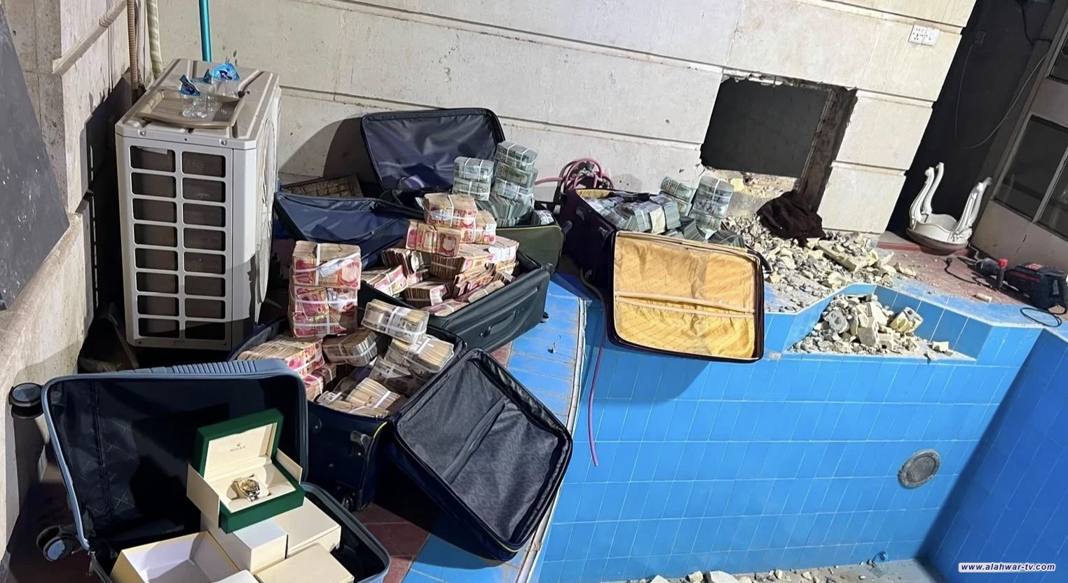 صولة الفجر أربيل تسلم بغداد مصوغات ذهبية وأموالاً لنواب وسياسيين في كركوك