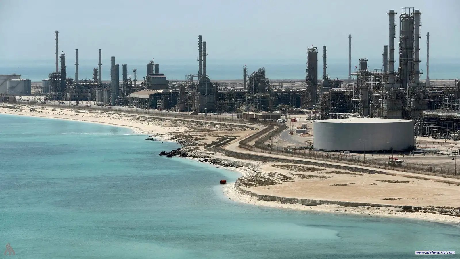 النفط يرتفع أكثر من 3% مع تصاعد المواجهة بين واشنطن وطهران