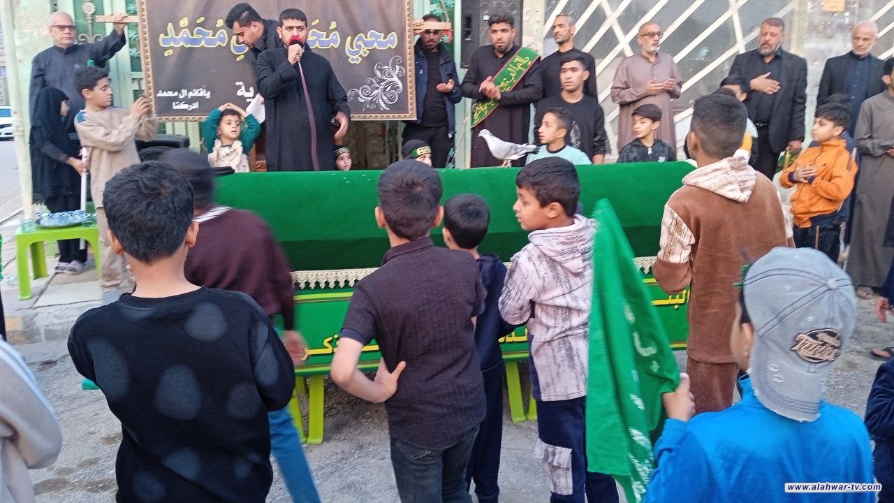 شهدت محافظة ذي قار، مساء اليوم، إقامة تشييع رمزي انطلق من حسينية محمد وآل محمد في منطقة الثورة، حيث شارك العشرات من أبناء المحافظة، رجالًا ونساءً، في المسيرة التي خُصِّصت لاستذكار السيدة أم البنين (ع)