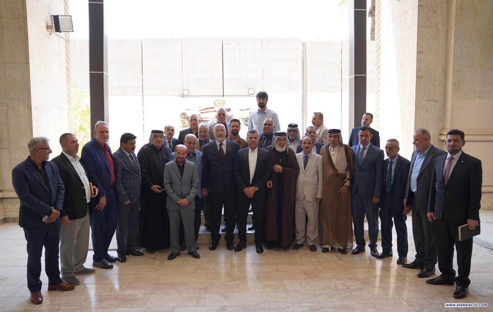 العمليات المشتركة تبحث مع تجمع مختاري العراق تعزيز السلم الأهلي