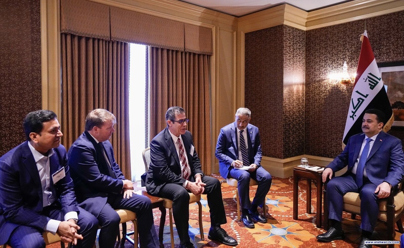 رئيس الوزراء يؤكد جدية الحكومة في توفير البيئة المناسبة لجذب الشركات الاستثمارية إلى العراق