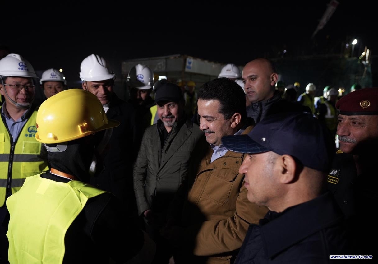 رئيس الوزراء يتفقد سير العمل الليليّ في مشروع تطوير ساحة النسور